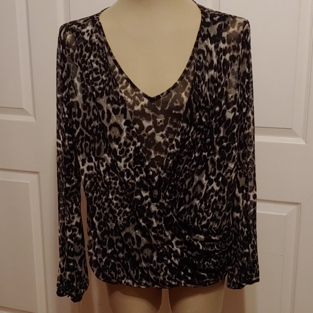 Sofia Top Nwot